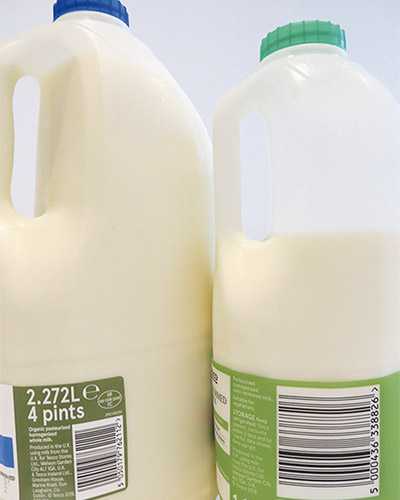 英国の牛乳、 4パイントと2パイント