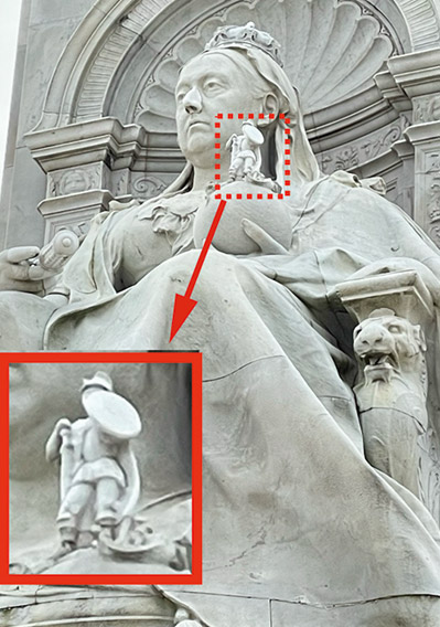 ヴィクトリア女王記念碑と聖ジョージの宝珠