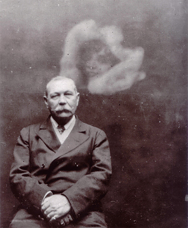 霊が写り込んだコナン・ドイルの肖像写真