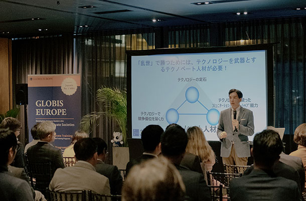 テクノロジーの変化を理解し使いこなしていくことの大切さを語った堀氏。後の質疑応答にて、セミナーに出席した同校の卒業生は、「テクノベートという言葉は在学当時は全く聞かなかった」と驚きを持って感想を述べていた