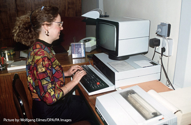1980年代の東ドイツで働く女性